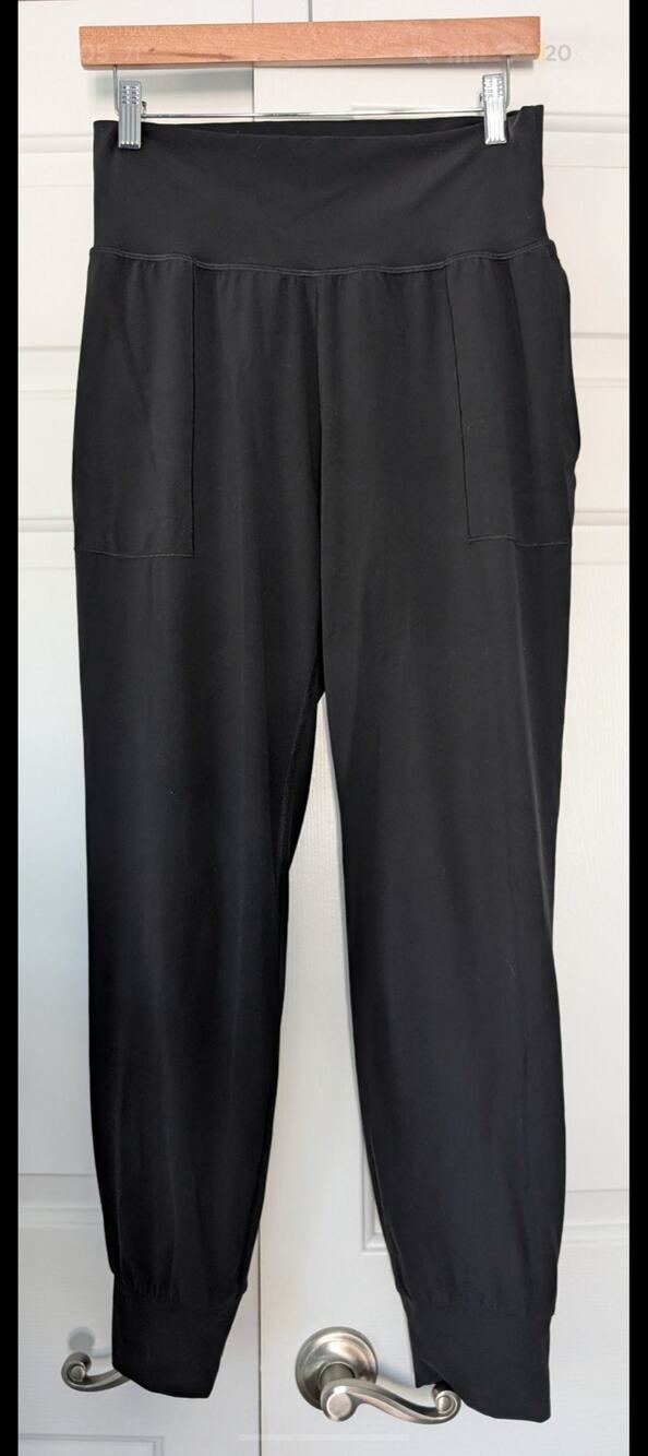 Athleta Black Salutation Joggers